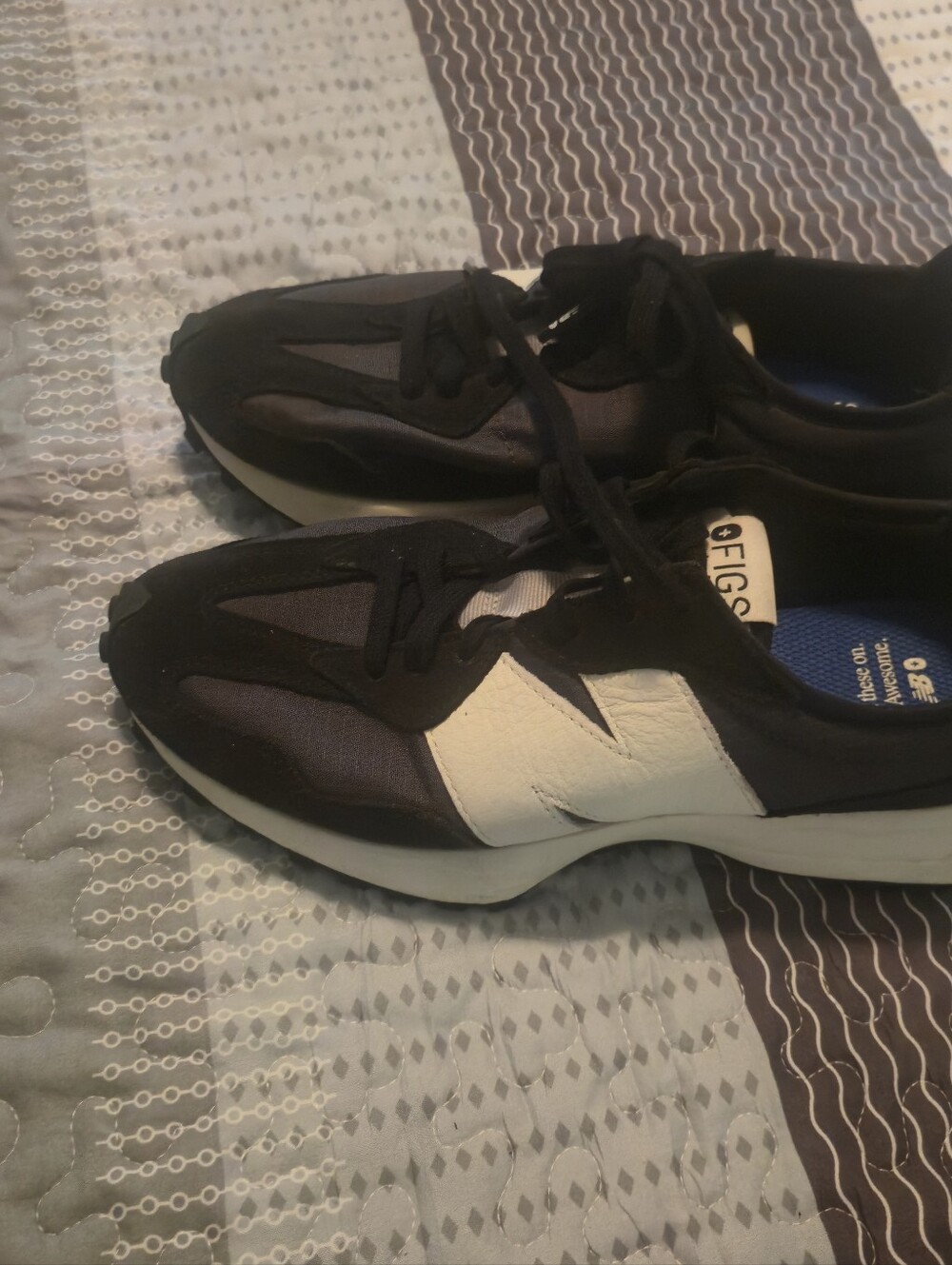 Figs New Balance 327-Black /White -8.5 Worn a few times -like new. No box. - Picture 14 of 16